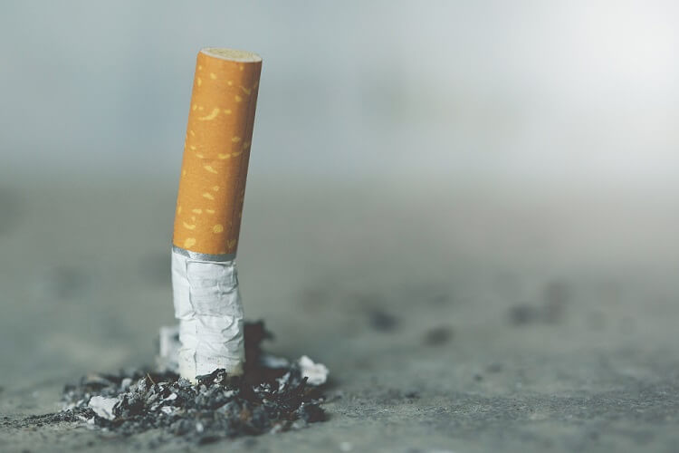 cigarette smoking oxidative stress lung health tar nicotine free radicals cancer